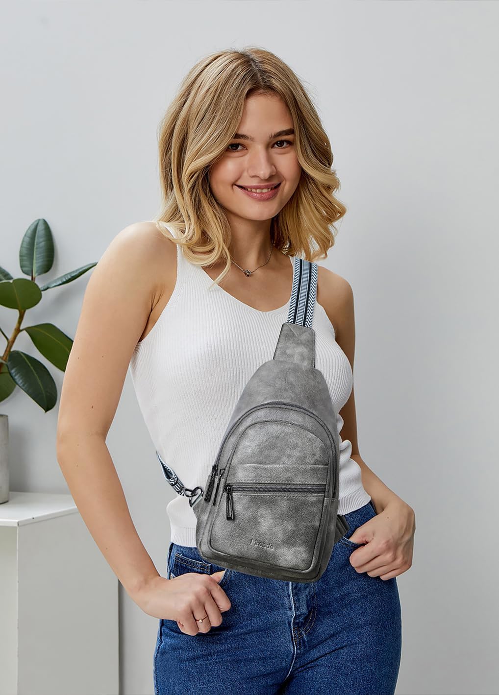 Sling Bag Crossbody Bags for Women Small Cross Body Bag Fanny Packs Chest Sling Purse for Daily Travel Leisure Sport