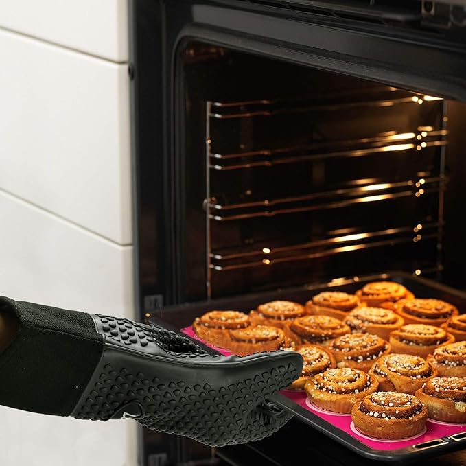 Kitchen Oven Gloves - Dual-Layer Heat Resistant Grilling Gloves, Silicone Oven Mitts with 5 Fingers, Waterproof Non-Slip Pot Holder for Barbecue, Cooking, Baking (Small, Black Long)
